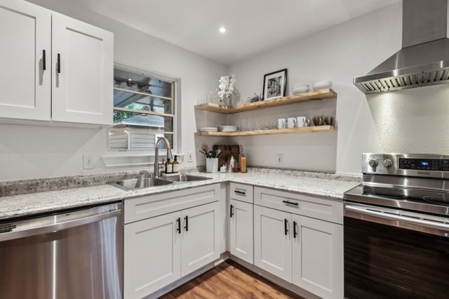 3351 Santa Teresa Avenue, Dallas, TX 75228