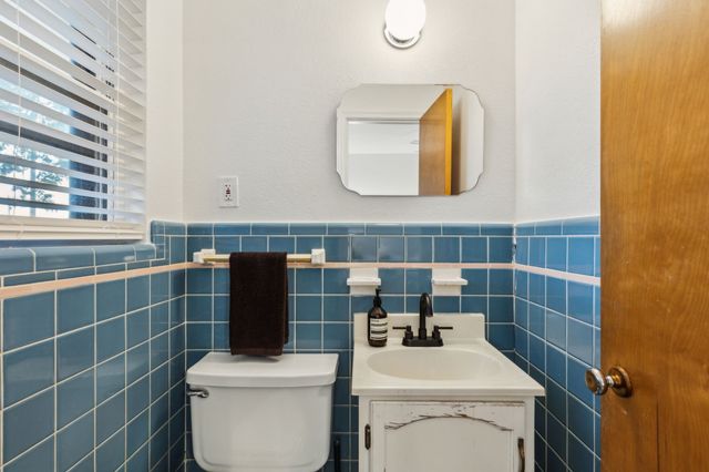 3351 Santa Teresa Avenue, Dallas, TX 75228