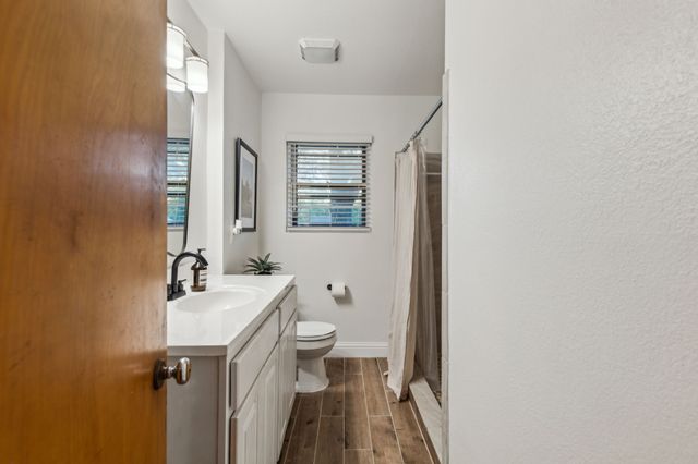 3351 Santa Teresa Avenue, Dallas, TX 75228