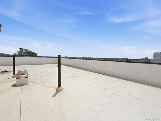 856 E 213th Street, Bronx, NY 10467