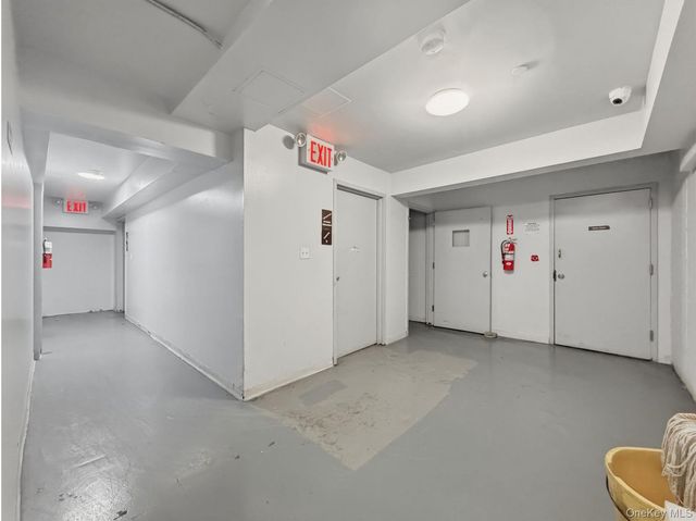 856 E 213th Street, Bronx, NY 10467