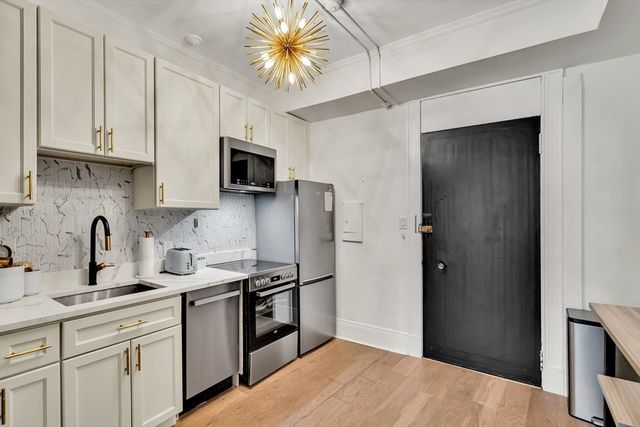 21 Beacon St 8G, Boston, MA 02108