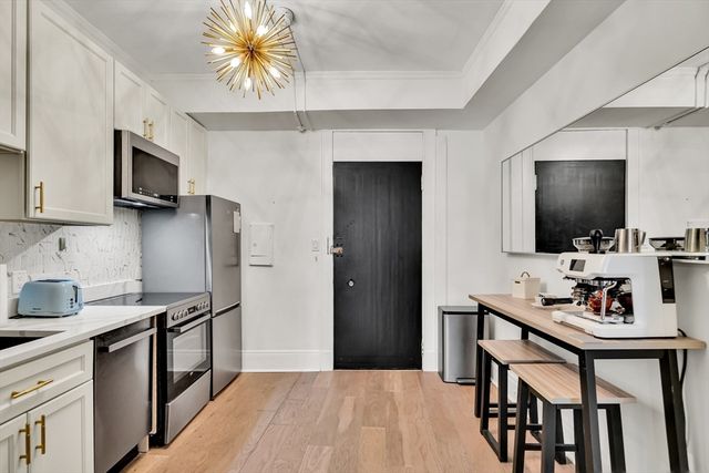 21 Beacon St 8G, Boston, MA 02108