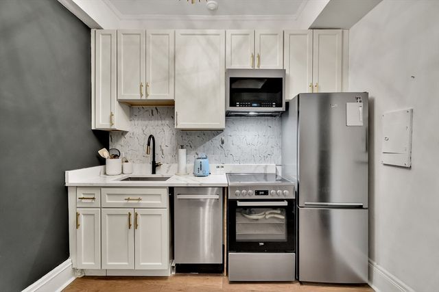 21 Beacon St 8G, Boston, MA 02108