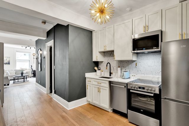 21 Beacon St 8G, Boston, MA 02108
