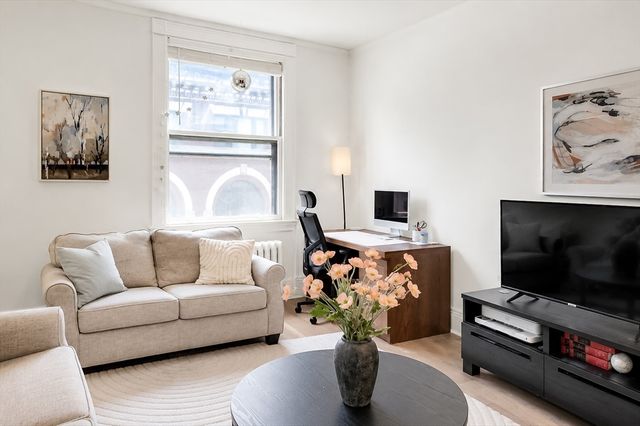 21 Beacon St 8G, Boston, MA 02108