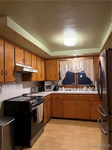 40 Sweetwood Drive North, Amherst, NY 14228