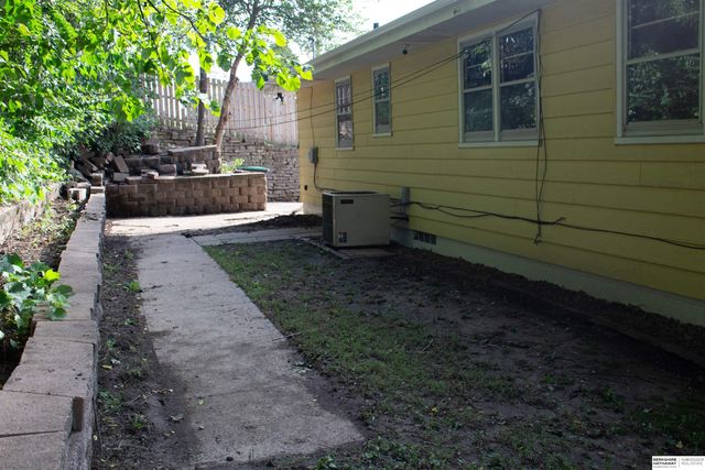 1607 S 50 Street, Omaha, NE 68106
