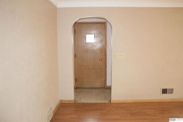 1607 S 50 Street, Omaha, NE 68106