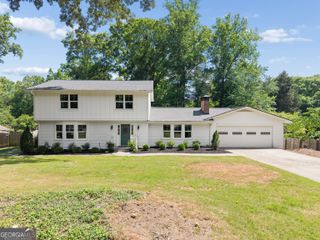670 Lake Charles Way, Roswell, GA 30075