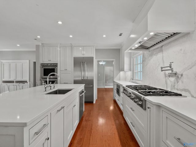 2004 Brookmeade Road SE, Decatur, AL 35601