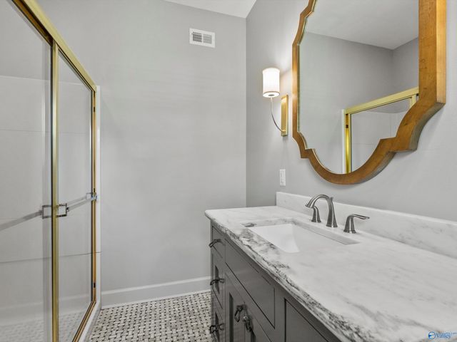 2004 Brookmeade Road SE, Decatur, AL 35601