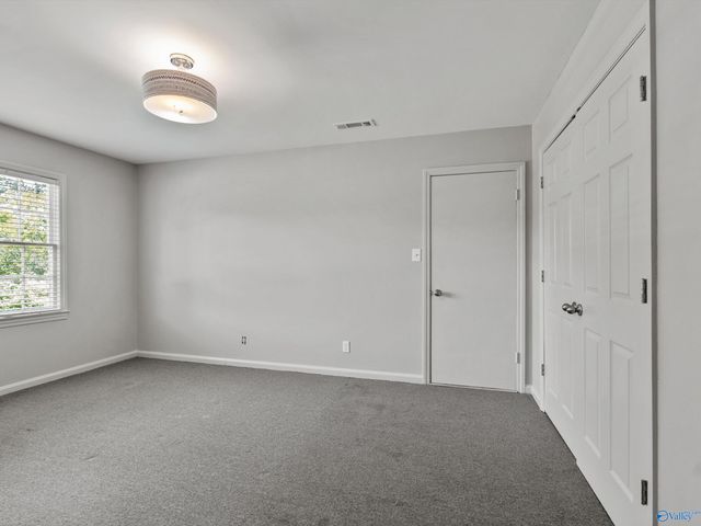2004 Brookmeade Road SE, Decatur, AL 35601