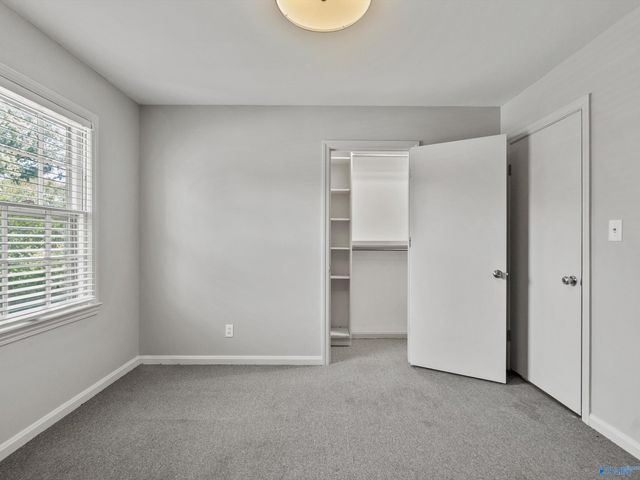 2004 Brookmeade Road SE, Decatur, AL 35601