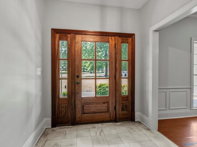 2004 Brookmeade Road SE, Decatur, AL 35601