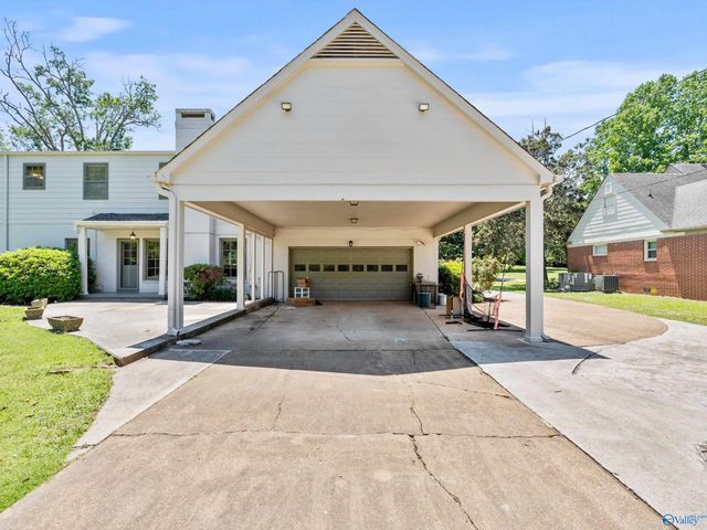 2004 Brookmeade Road SE, Decatur, AL 35601