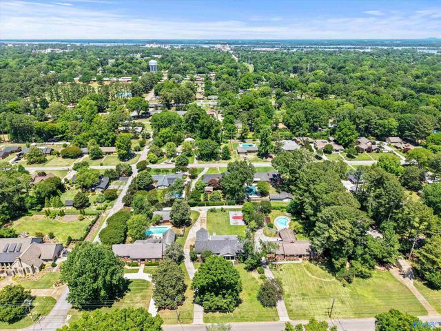 2004 Brookmeade Road SE, Decatur, AL 35601