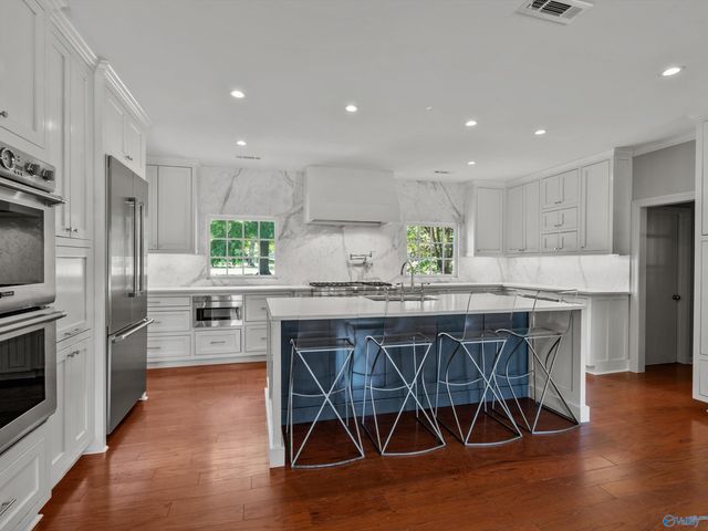 2004 Brookmeade Road SE, Decatur, AL 35601