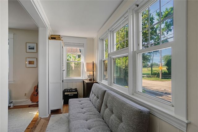 520 Middle Highway, Barrington, RI 02806