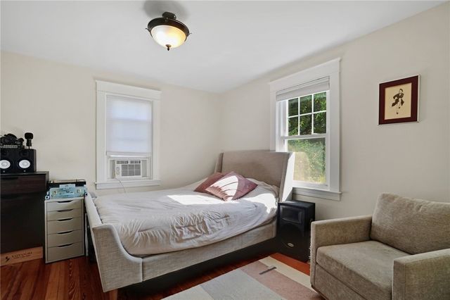 520 Middle Highway, Barrington, RI 02806