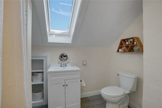 520 Middle Highway, Barrington, RI 02806