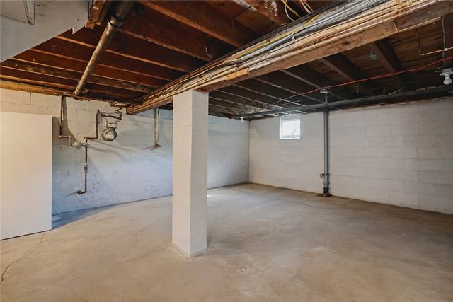 520 Middle Highway, Barrington, RI 02806