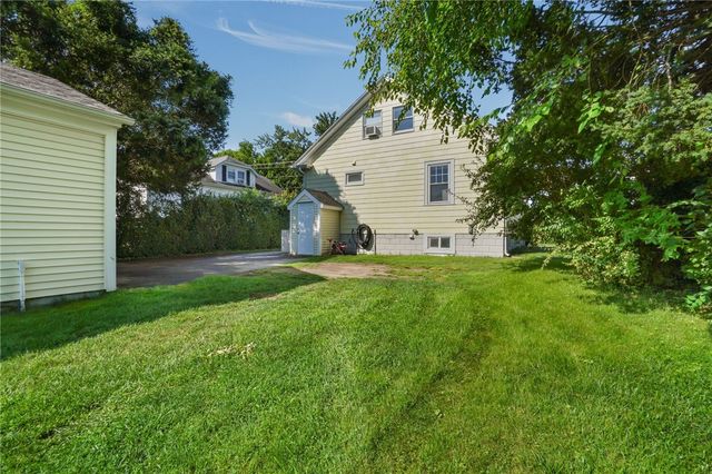 520 Middle Highway, Barrington, RI 02806