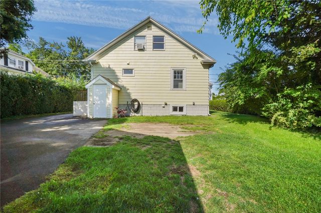 520 Middle Highway, Barrington, RI 02806