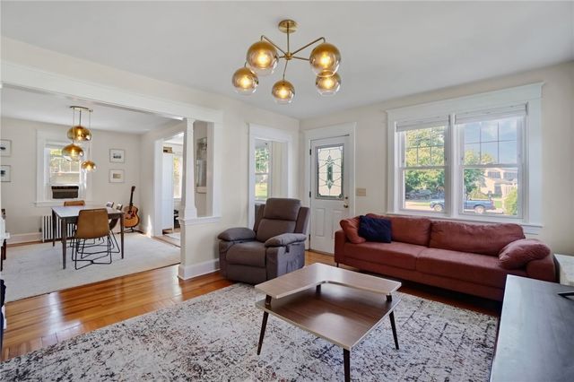 520 Middle Highway, Barrington, RI 02806