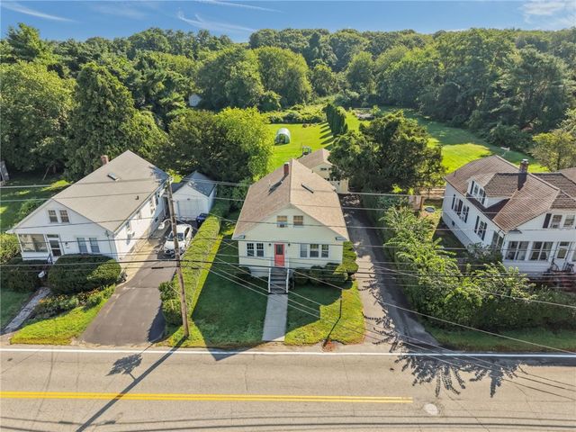 520 Middle Highway, Barrington, RI 02806