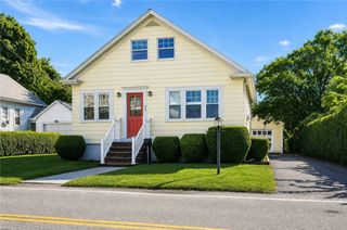 520 Middle Highway, Barrington, RI 02806