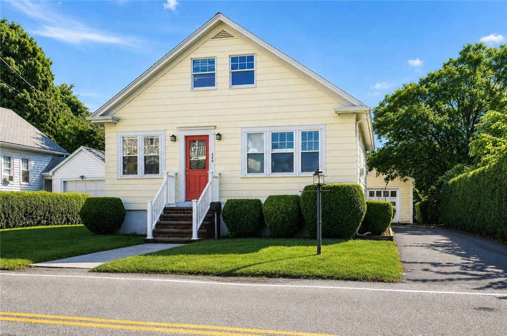 520 Middle Highway, Barrington, RI 02806