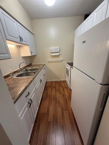 1000 SW 10th Avenue 9, Hallandale Beach, FL 33009