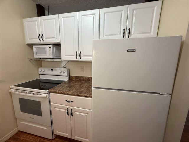 1000 SW 10th Avenue 9, Hallandale Beach, FL 33009