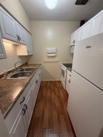 1000 SW 10th Avenue 9, Hallandale Beach, FL 33009