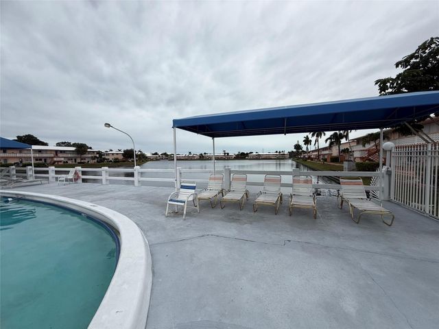 1000 SW 10th Avenue 9, Hallandale Beach, FL 33009