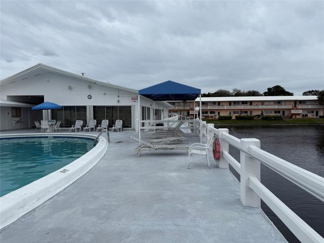 1000 SW 10th Avenue 9, Hallandale Beach, FL 33009