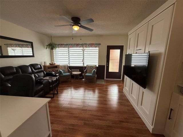 1000 SW 10th Avenue 9, Hallandale Beach, FL 33009