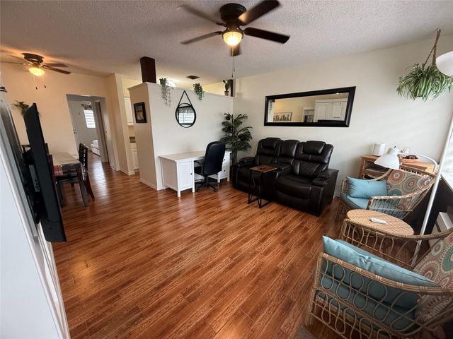 1000 SW 10th Avenue 9, Hallandale Beach, FL 33009