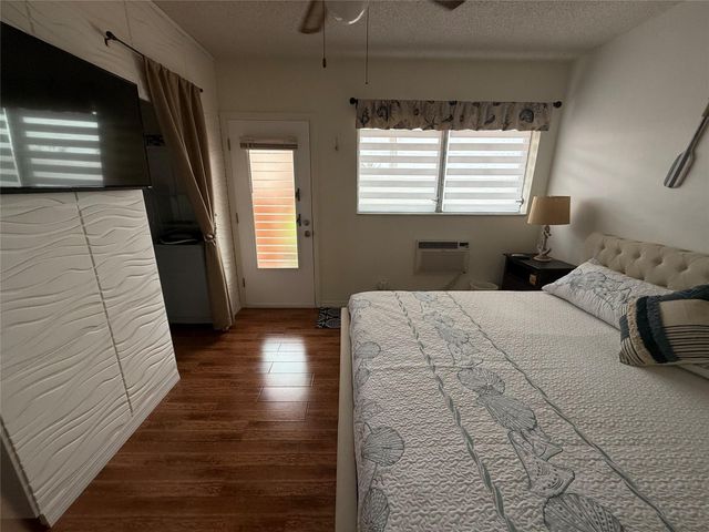 1000 SW 10th Avenue 9, Hallandale Beach, FL 33009