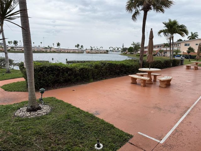 1000 SW 10th Avenue 9, Hallandale Beach, FL 33009