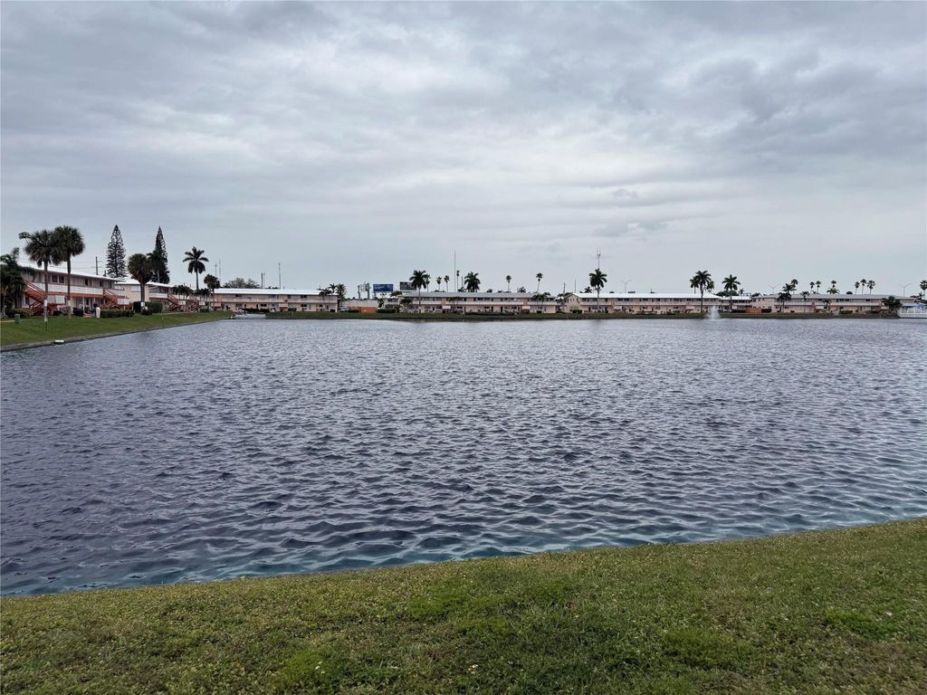 1000 SW 10th Avenue 9, Hallandale Beach, FL 33009