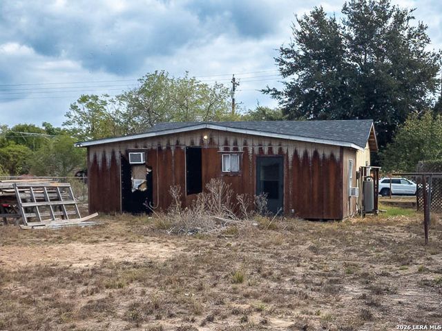 343 Bocawood Drive, Poteet, TX 78065