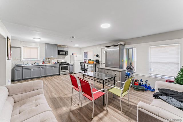 1444 S Liddesdale Street, Detroit, MI 48217