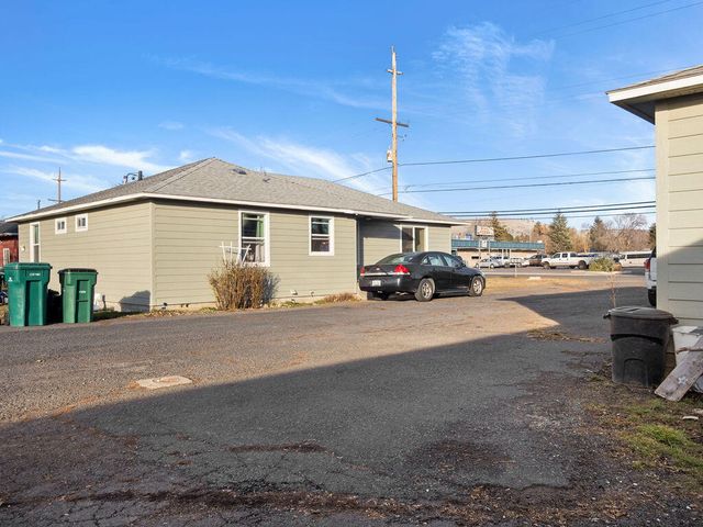 3614 Summers Lane, Klamath Falls, OR 97603