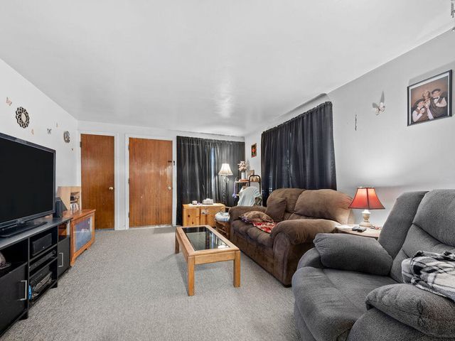 3614 Summers Lane, Klamath Falls, OR 97603