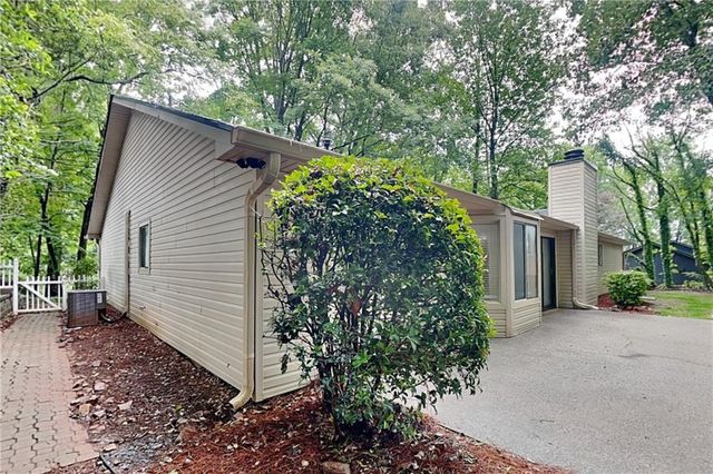 1110 Lake Drive, Roswell, GA 30075