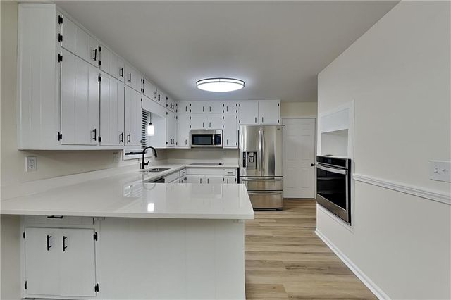 1110 Lake Drive, Roswell, GA 30075