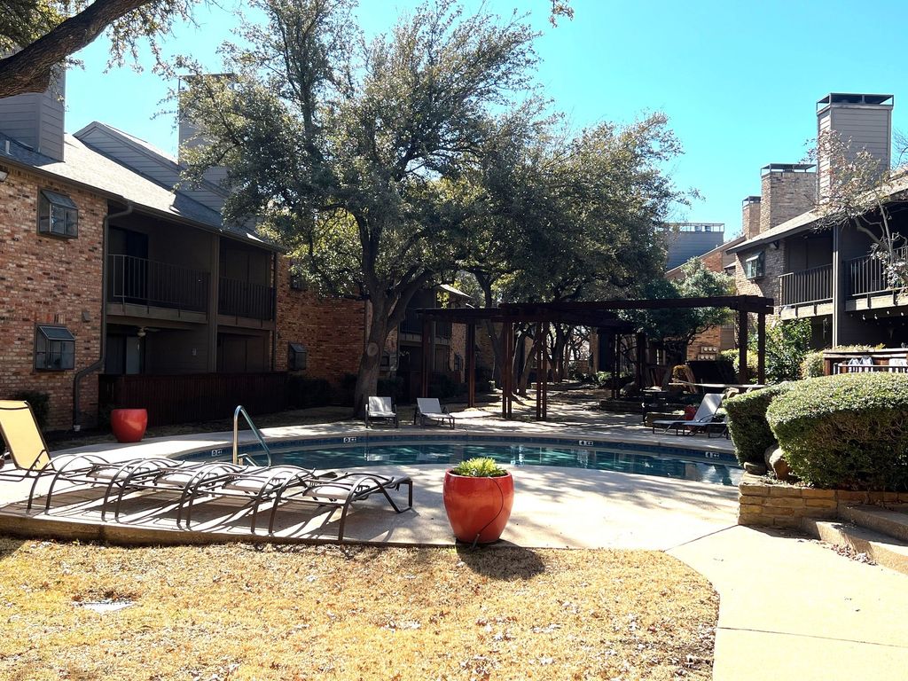 15221 Berry Trail 704, Dallas, TX 75248