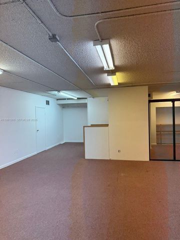 6187 NW 167th St H13, Hialeah, FL 33015